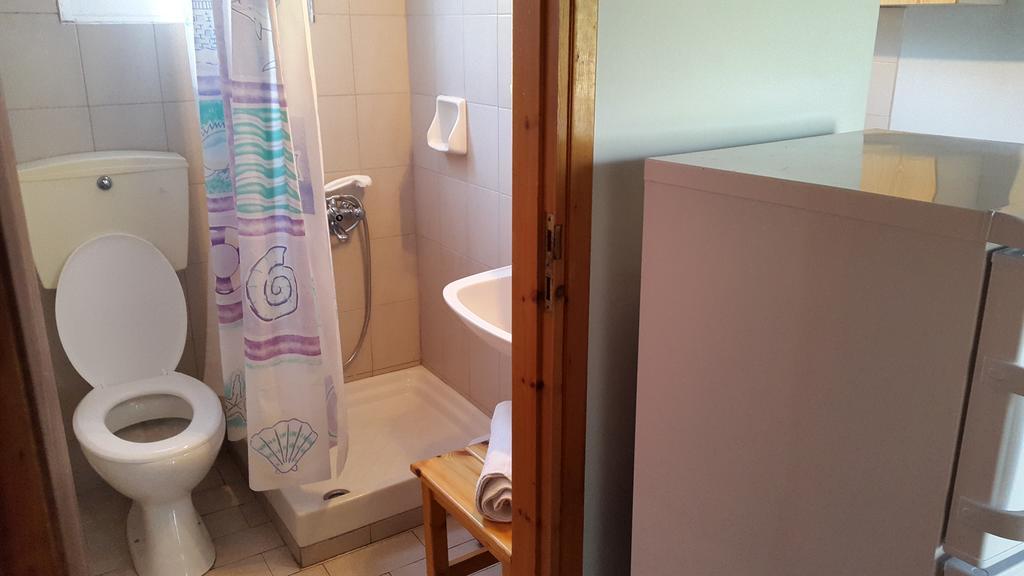 Danaides Bungalows Toló Szoba fotó