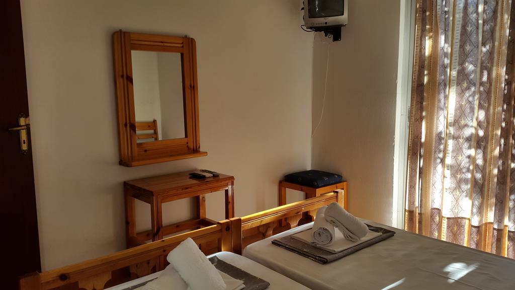 Danaides Bungalows Toló Szoba fotó