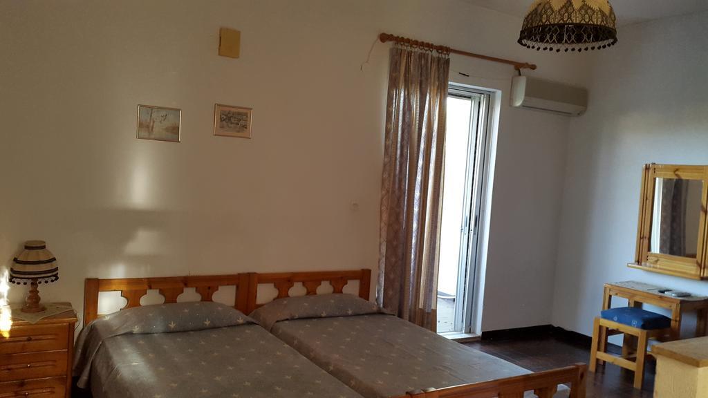 Danaides Bungalows Toló Szoba fotó